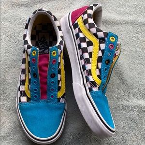 “Saved by the Bell” “90’s vans”